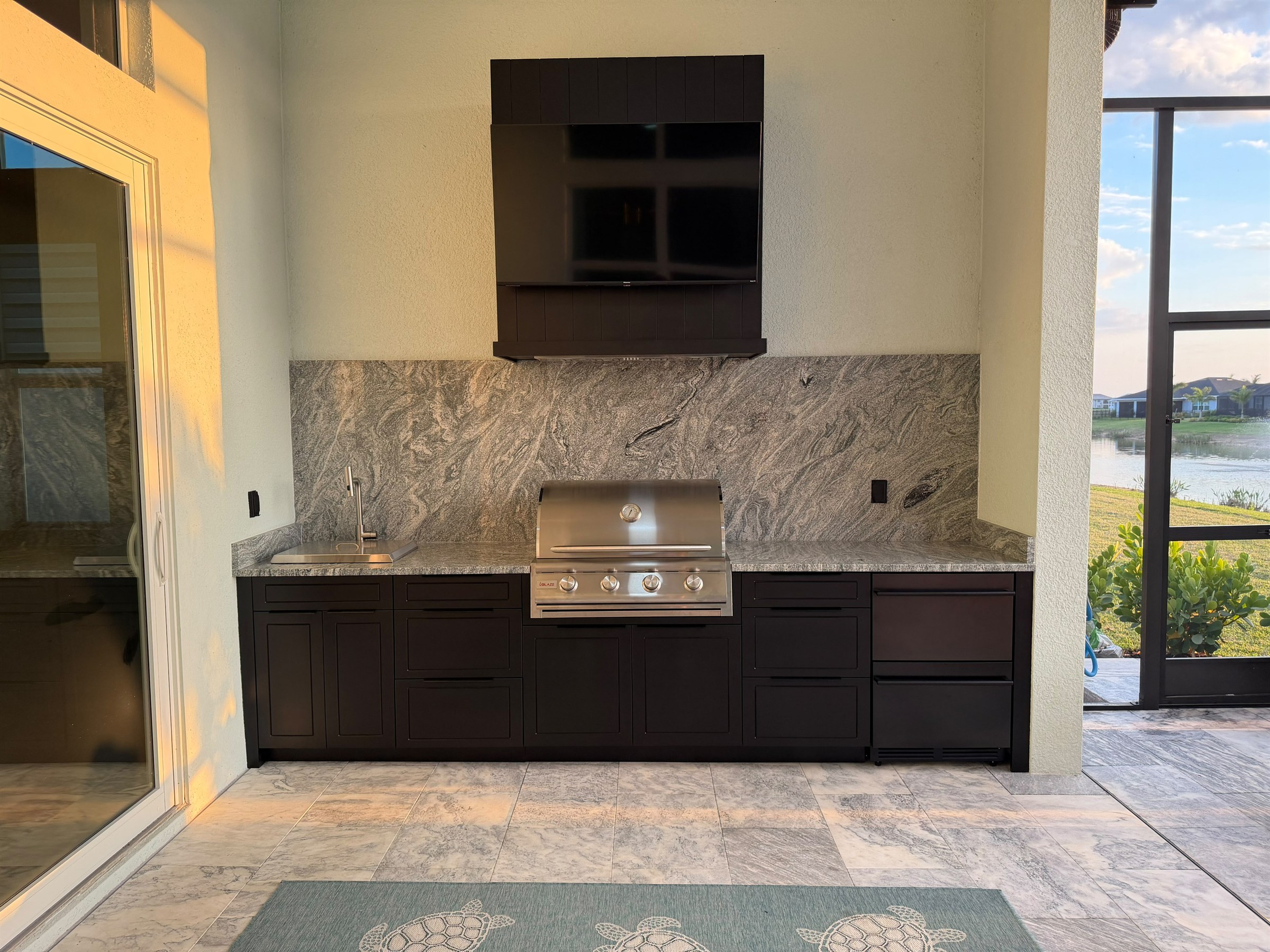 Black HDPE outdoor kitchen with Captiva door style by Bespoke Cabinets and Doors